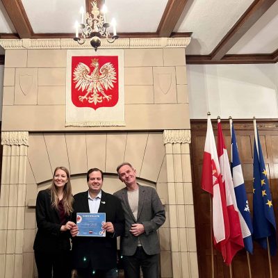 Recognition by Montreal’s Polish community for helping out its community (Consulate General of the Republic of Poland)